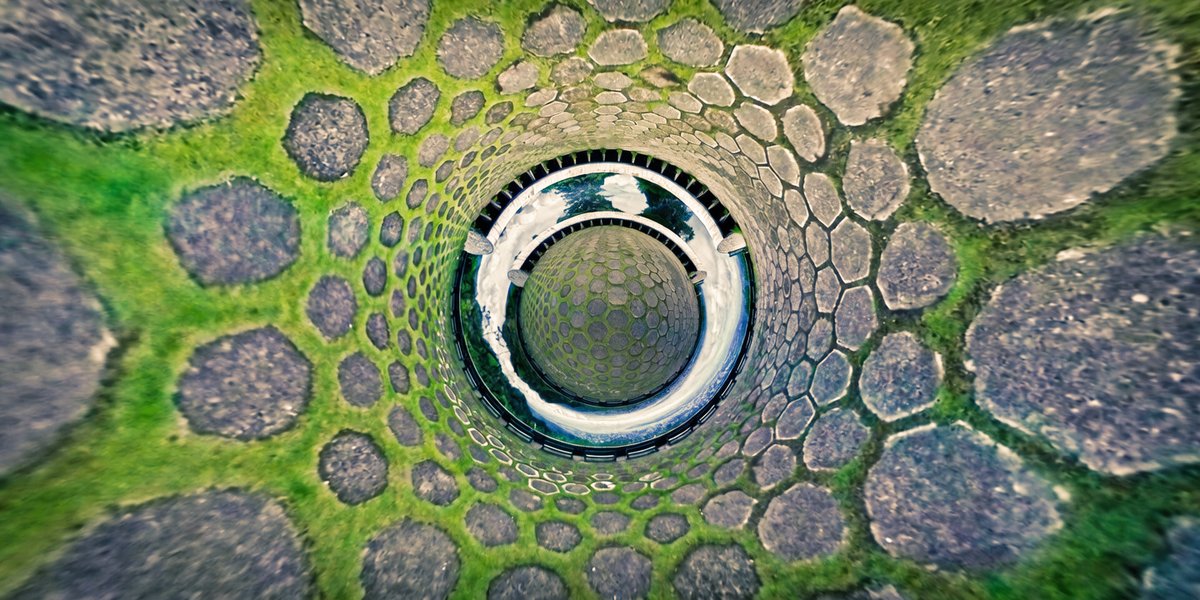josereyalo's tweet photo. Walked until I turned into my own moon. That’s the magic of a 360° lens—no dead ends, just beautiful loops. 🌕🚶♂️
📍The Tops, Cebu City 🇵🇭
#PanoPhotos #tinyplanet #VisualPoetry https://t.co/XaWotLys5x
