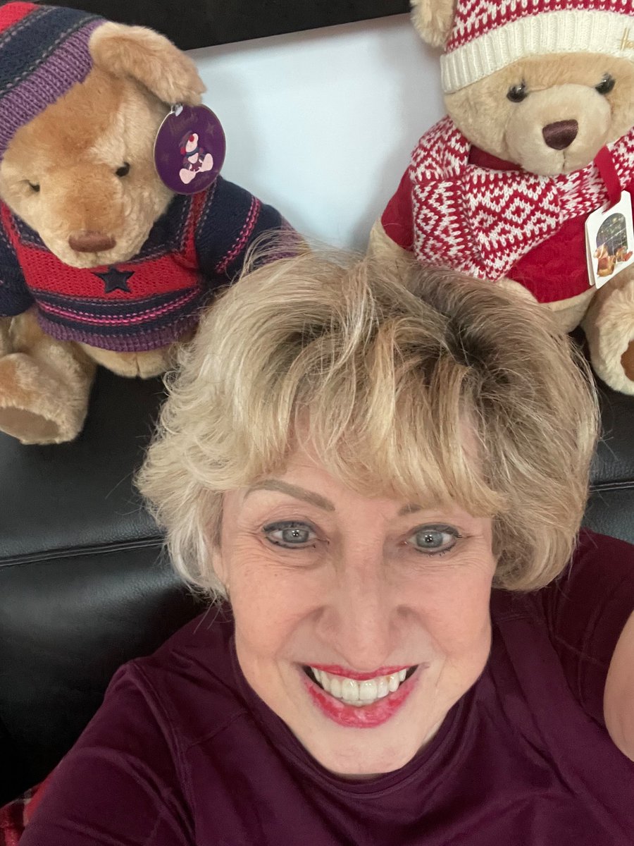 Mystic Queen of Maybe (Jan) & Teddy 🐈⬛ tweet media