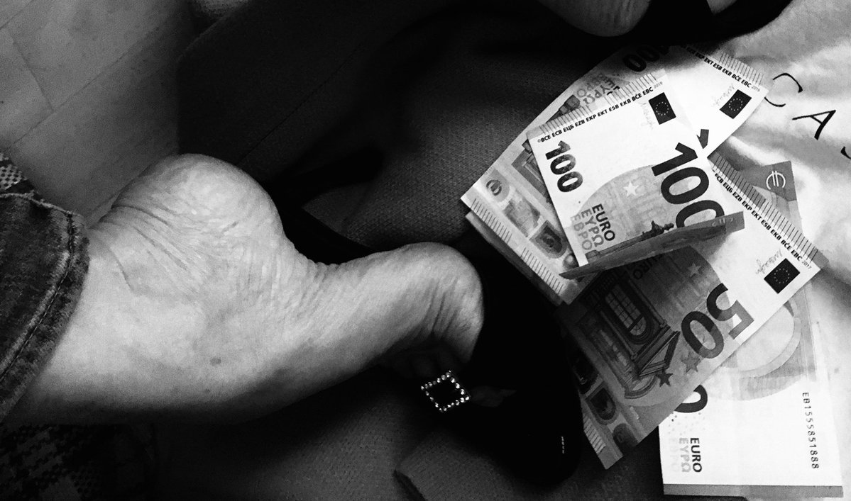 Ms. Damiana tweet media