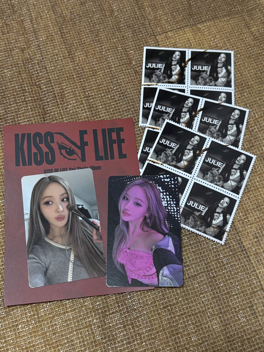 mingkis_1213's tweet photo. Who 버전 포카, 스티커 교환 구합니다!!!
스티커 > 하늘, 나띠 구해요!
포카 > 표시 없는거 구해요! (타래 확인!)

#키오프 #키스오브라이프 https://t.co/VPdAYYI3aM