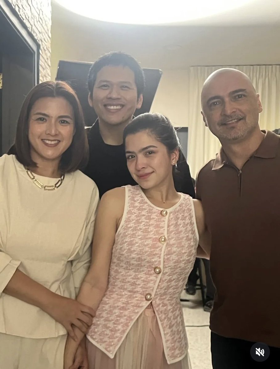 AbanaMonaliza's tweet photo. aysusaysusaysusss......
mas lalo akong na excite , ano kyang eksena dito ba't may iyakan naganap..mugto pa ang mata mo @alexailacad
#AlexaIlacad #LexKD https://t.co/nQfWwoWBXw