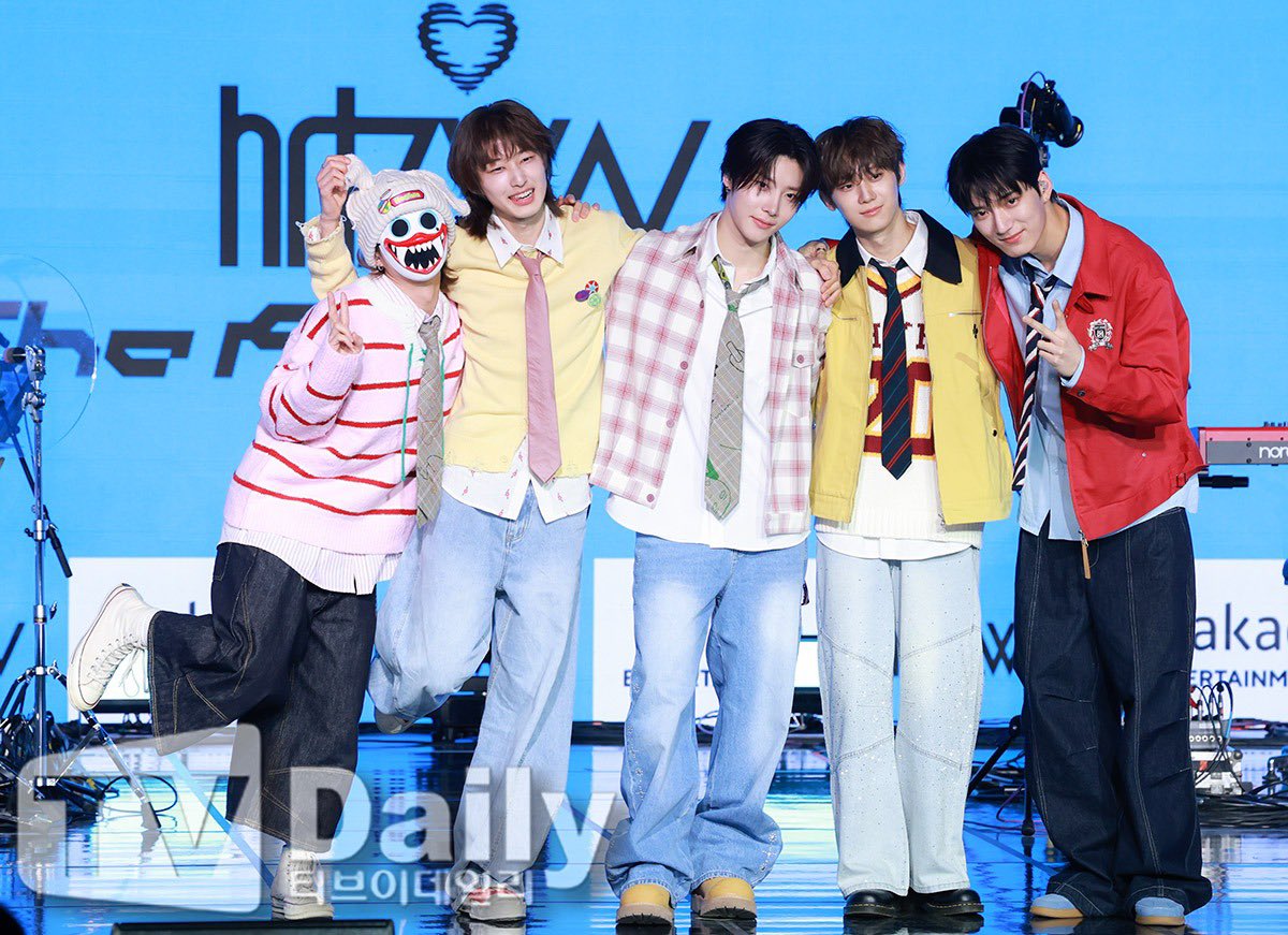 yuri✴︎ tweet media