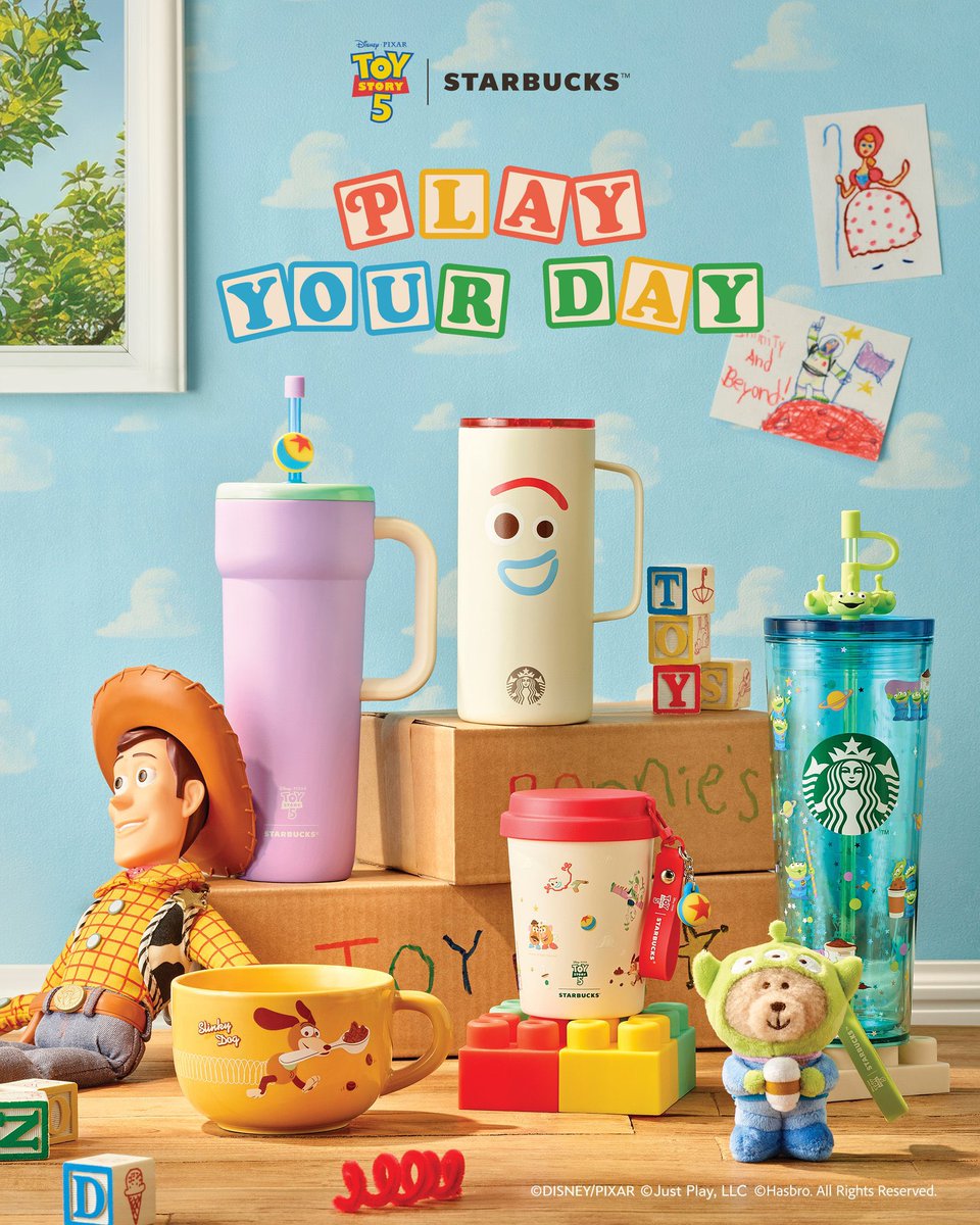 PortalDisneyES's tweet photo. Starbucks Korea ha anunciado el lanzamiento de su nueva colección de Toy Story 5 que estará disponible a partir del 15 de abril de 2026 💛

No se sabe si aquí en Starbucks España llegará esta colección 🥲 https://t.co/0dOlxhmrpp