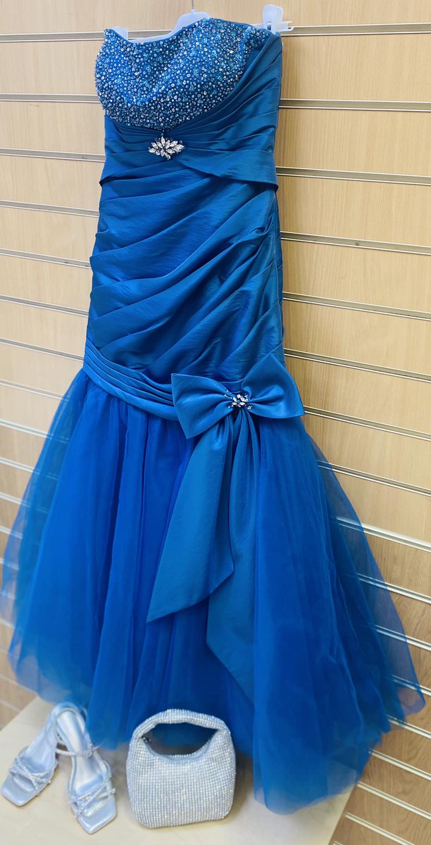 spinninggate's tweet photo. 𝗦𝗖𝗛𝗢𝗢𝗟 𝗟𝗘𝗔𝗩𝗘𝗥𝗦
👗 Our prom wear boutique is open 11am - 1pm today
👗 Check out our stunning collection of prom wear
👗 Our boutique is next to SG News (opp Peacocks)
#prom #promwear #leigh https://t.co/Ac3NuStkpc