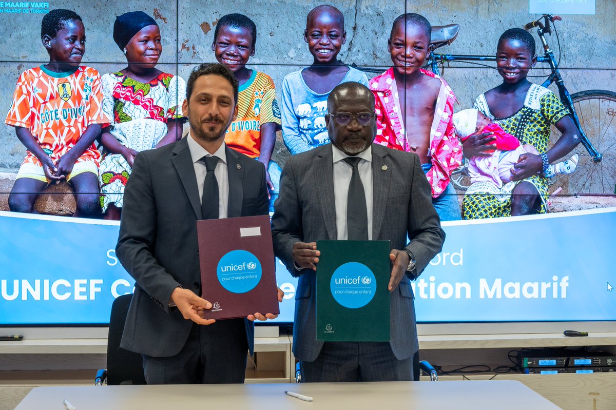 UNICEF_CIV's tweet image. Un nouveau partenariat #PourChaqueEnfant 🇨🇮🇹🇷

@UNICEF_CIV et @ecolemaarifci ont signé un protocole d'entente pour :
👩‍🔬 plus de filles en #STEM
🗳️ renforcer la voix des jeunes avec @UReport_CIV 
🎓 développer compétences &amp;amp; employabilité

@jeffbasse