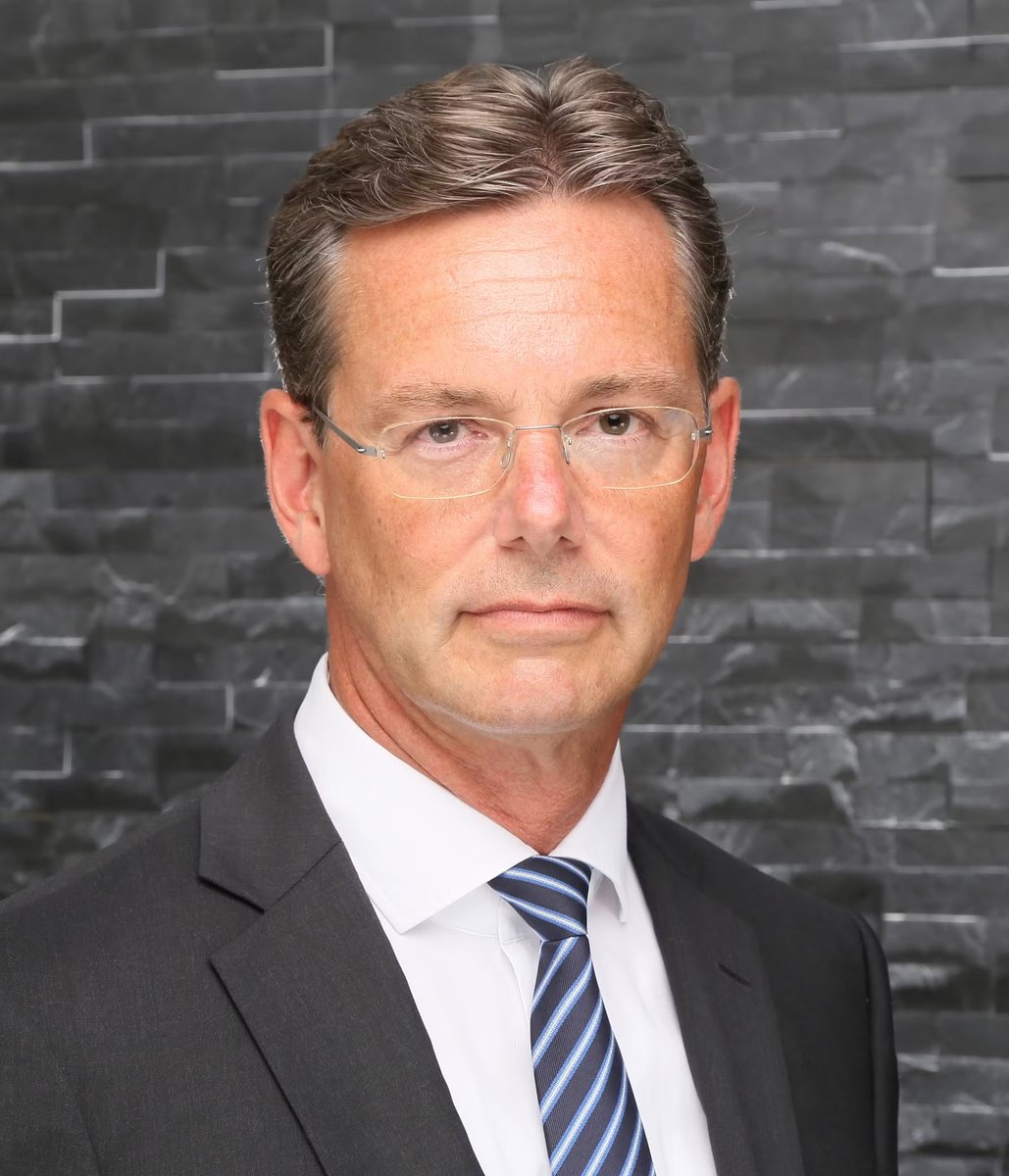 Versicherungsbote tweet media