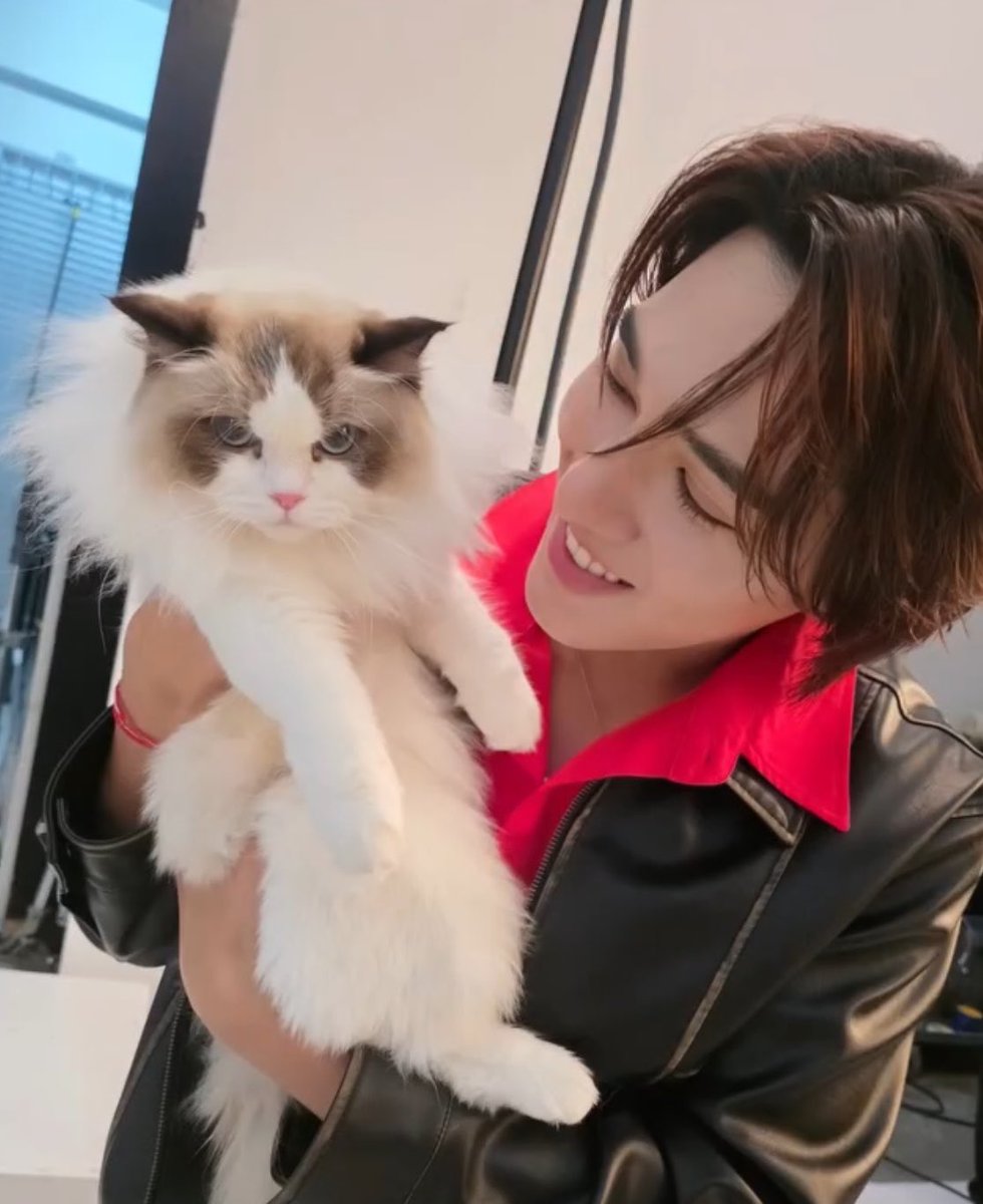 tear ᡣ𐭩ྀིྀི tweet media