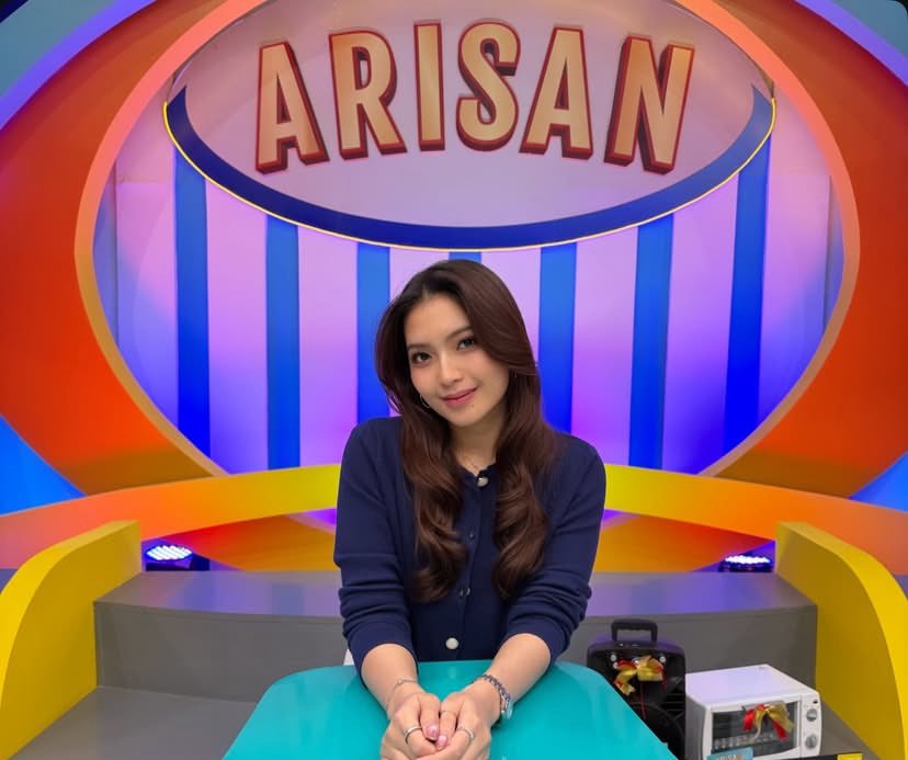 𝐞𝐥𝐥𝐚 tweet media