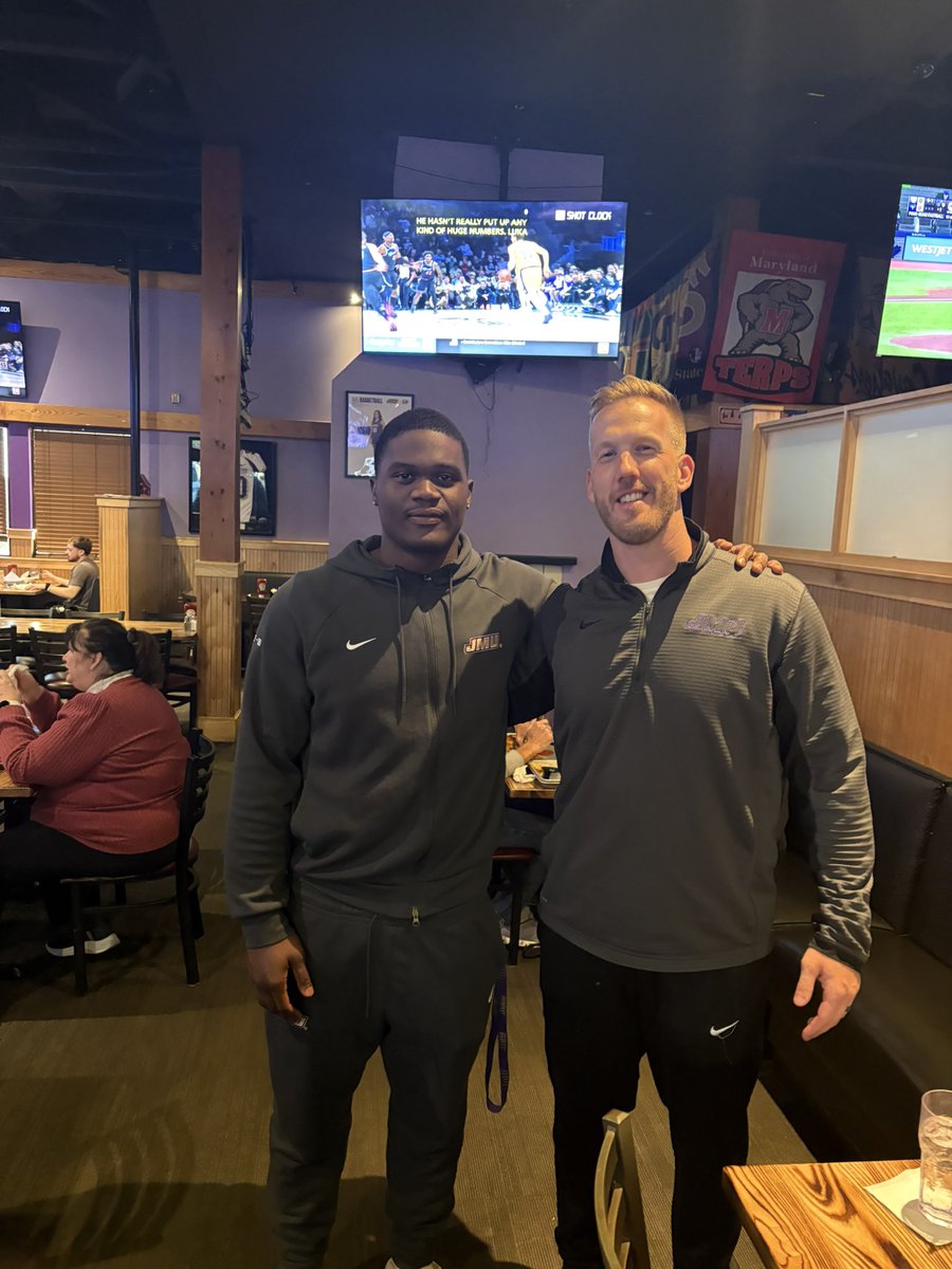 CoachPlungasJMU's tweet photo. Grateful for spending time with this LEGEND. @TrentHendrick1 #FOB #GoDukes https://t.co/dAm4KeZFhS