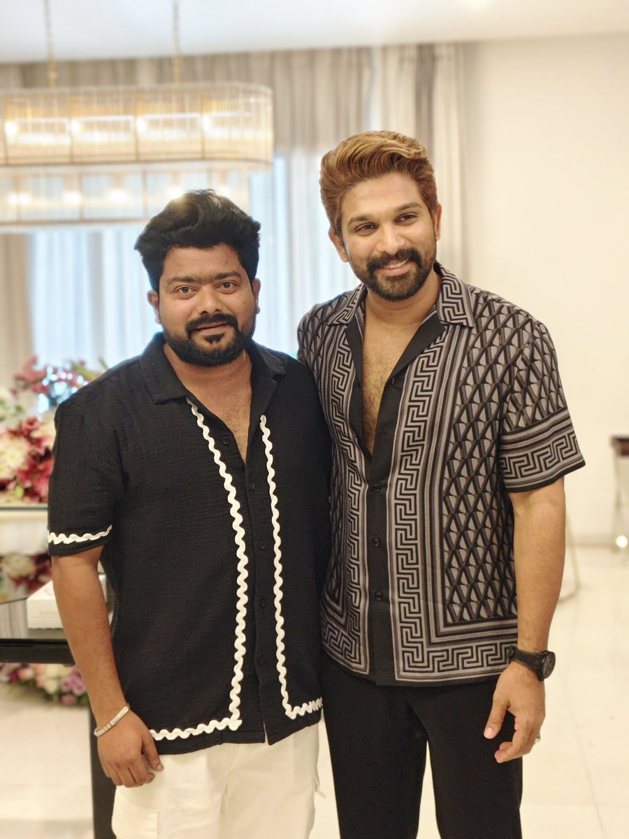 ArjunKumar_AAA's tweet photo. The "Style King" "Happy Birthday to the King of Style and the God of Dance. Here’s to another year of setting trends and breaking records! Have a blockbuster one, @alluarjun Garu!" 

Happy Birthday Sir 🖤 https://t.co/4QGqKAHPgP