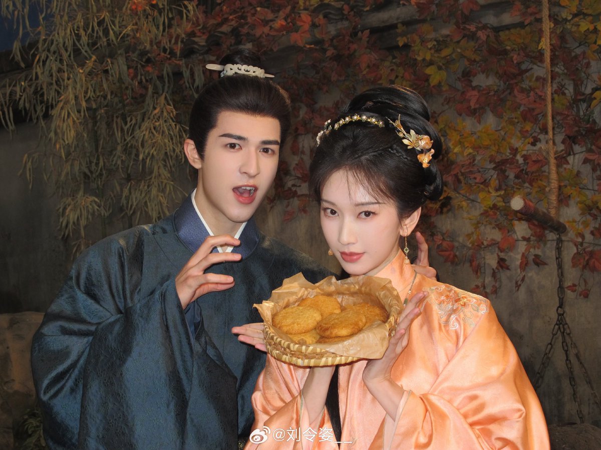 ♡ 𝕎𝕖𝕖𝕖𝕖𝕖𝕄 ˳ཻ̊♡ (ปีนี้จะเก็บเงินกี่โมง🥹) tweet media