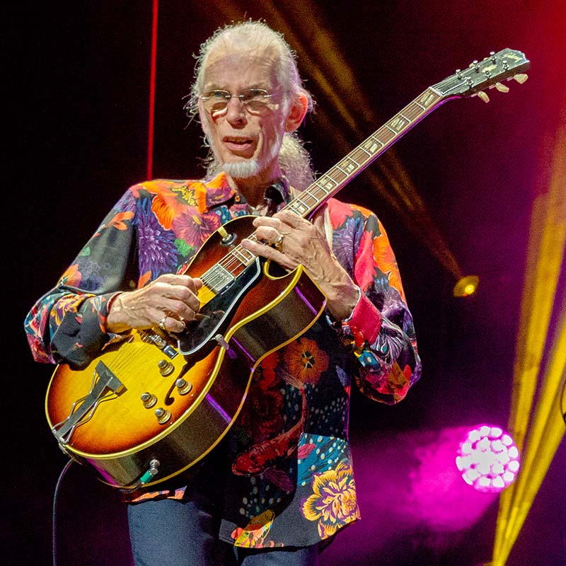 YESofficial tweet media
