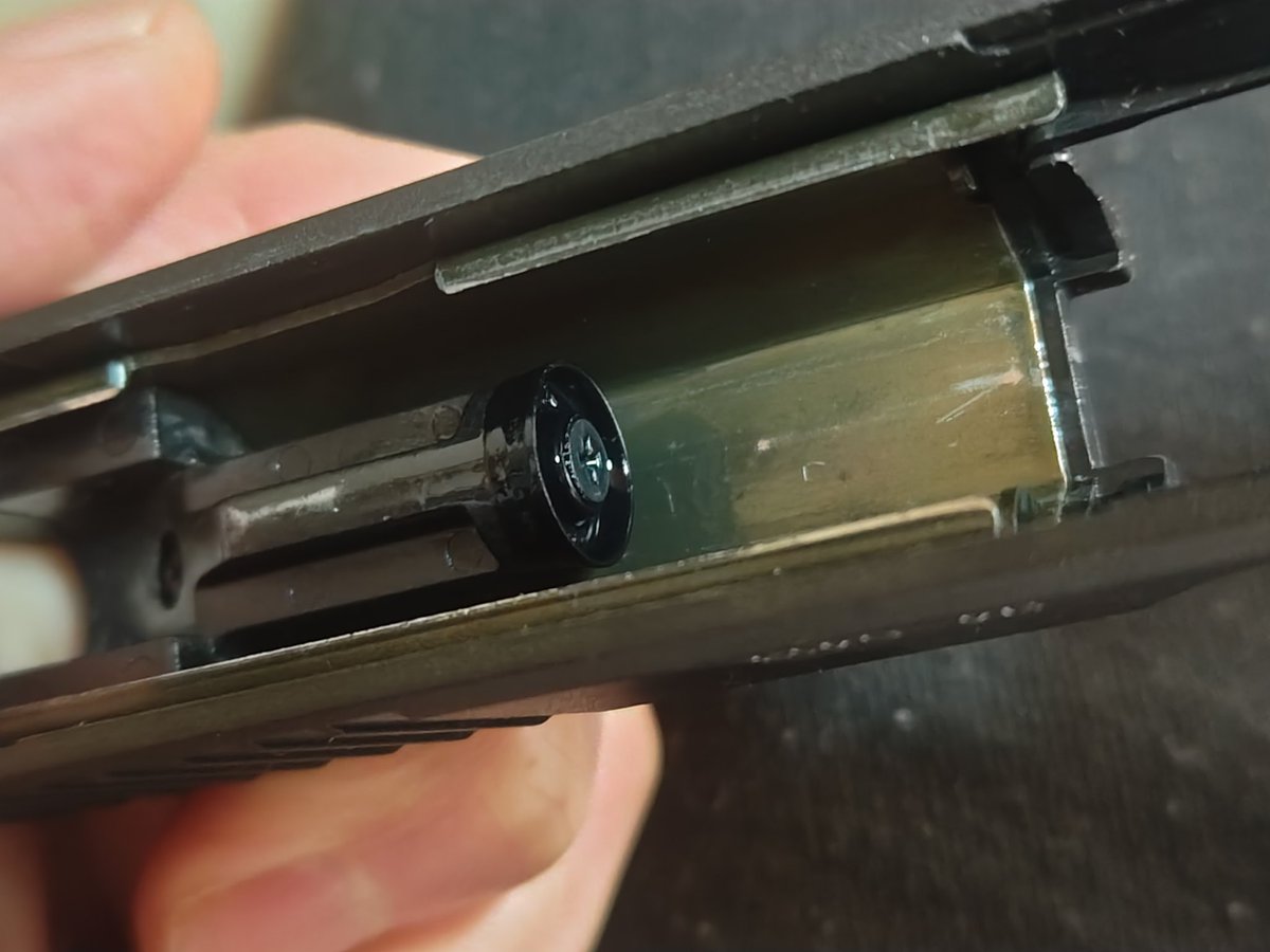 手入れしてたらピストンカップがボロボロで生ガスプシュー…
新しいのに交換して無事快調に。