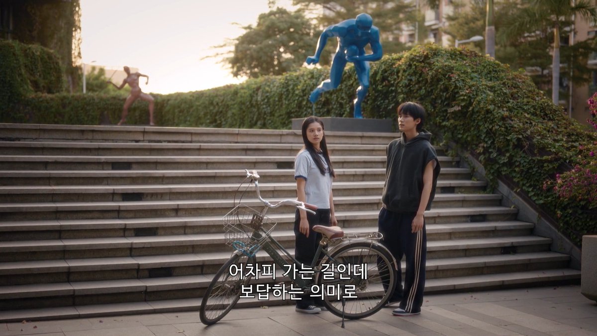 dvdgneygn's tweet photo. 화면 톤이랑 배우들 마스크가 너무 좋음 어흑 https://t.co/PXCnYICz7X