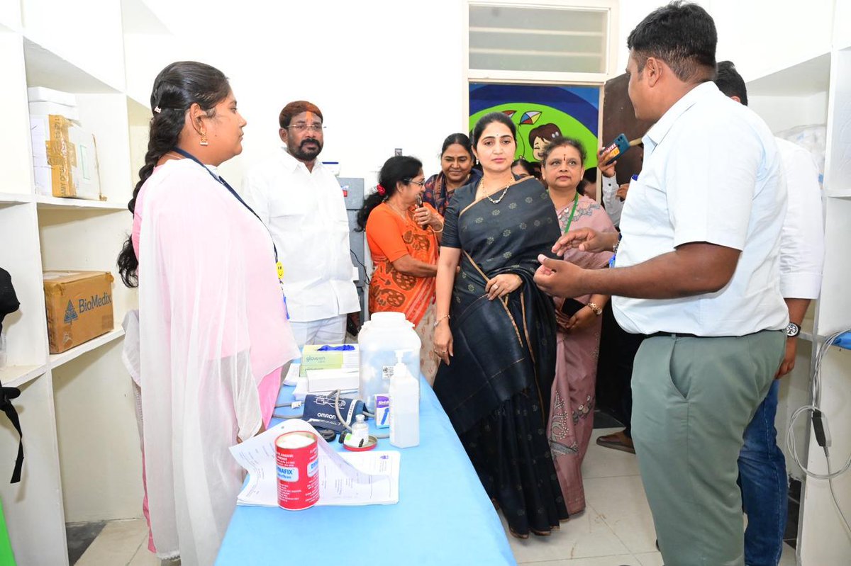 OfficeOfSKY's tweet image. ధర్మవరం పోతుకుంట ఆసుపత్రిలో ఉచిత కంటి శిబిరం ప్రారంభం. మంత్రి శ్రీ సత్యకుమార్ యాదవ్ గారి ఆధ్వర్యంలో, శ్రీమతి త్రివేణి గారు ప్రారంభించిన ఈ శిబిరం సంస్కృతి సేవా సమితి, శంకర నేత్రాలయ (USA)తో కలిసి నిర్వహణ. ఉచిత ఆపరేషన్లు, IOL లెన్స్‌లు ఏప్రిల్ 14 వరకు అందుబాటులో.
 #FreeEyeCamp