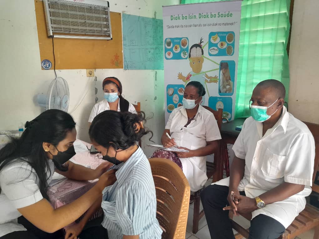 La #BMCTL 🇨🇺🇹🇱 realiza examen práctico a estudiantes de 5to año de medicina #ESM comprobando habilidades en la rotación MGI,tribunal integrado por Dra Noelis M Saez, Dr Rafael Pereira y Dra Daylin Almaguer Especialistas en MGI de #APSDili 
#CubaCoopera