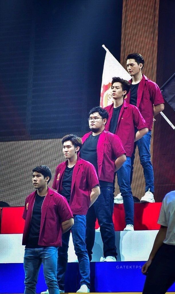 ˚ 𝐭𝐡𝐞.𝐥𝐢𝐧𝐠𝐥𝐨𝐦 𐙚₊ tweet media