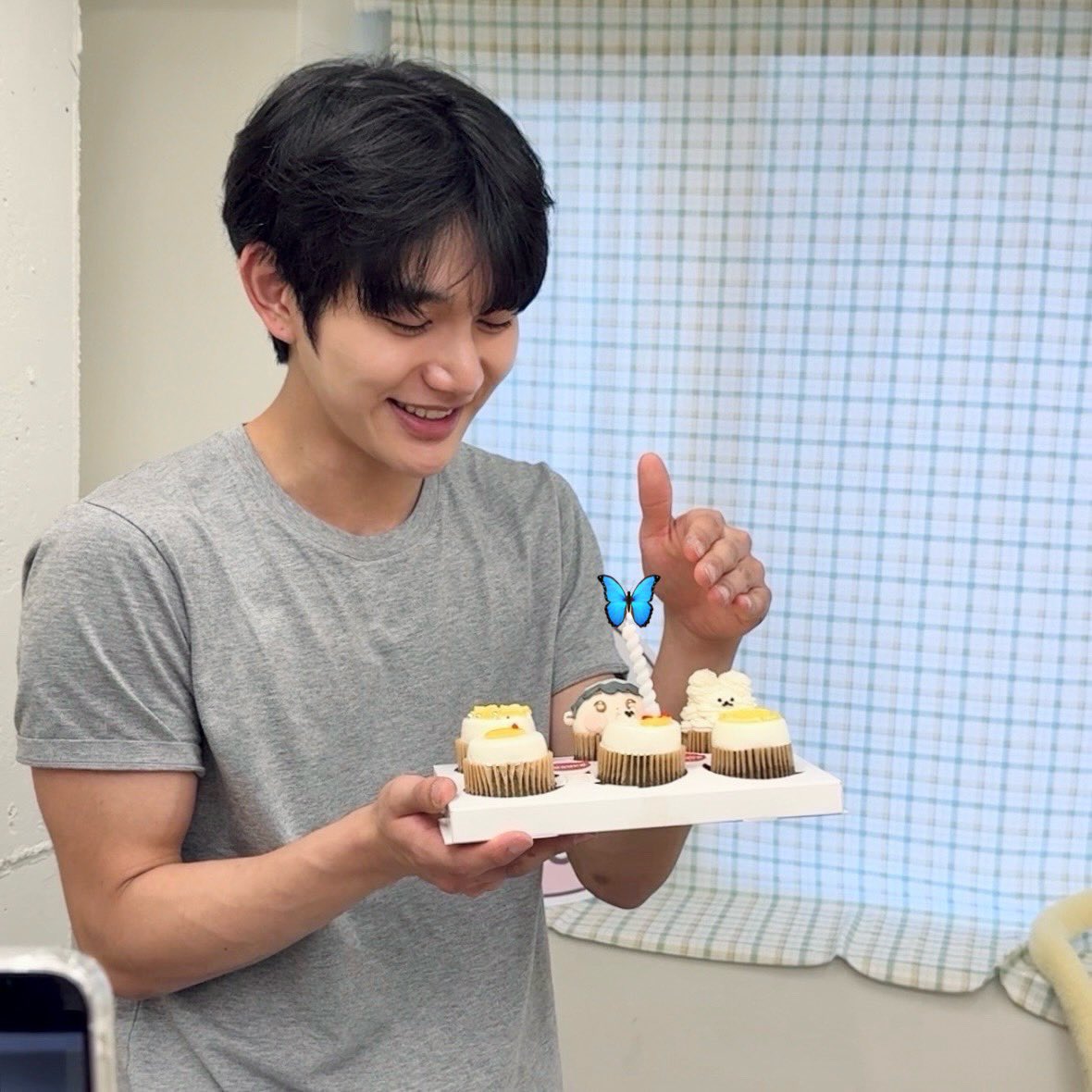 나비୨୧ tweet media