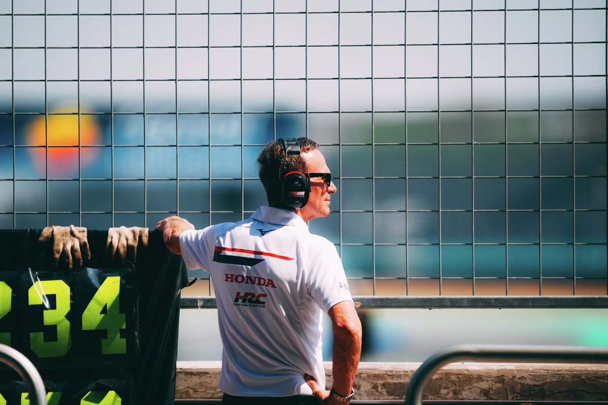 mizunoshop's tweet image. ////予約終了まであと4日////

ホンダ・レーシング(HRC)として初の2輪・4輪両カテゴリーで実現した統一ユニフォームの予約販売があと4日で終了！
これからのレースを共に応援する相棒をミズノのユニフォームで。

詳細はコチラ▼
x.gd/YhdyB

@HondaJP_Live
#Honda #HRC #mizuno #ミズノ