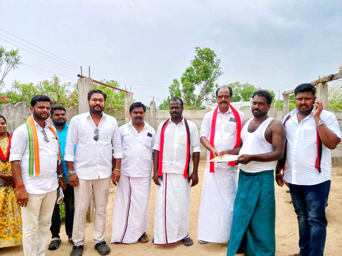 pvrvivekoffl's tweet photo. மதச்சார்பற்ற முற்போக்குக் கூட்டணியின்,வேதாரண்யம் சட்டமன்றத் தொகுதி வேட்பாளர் திரு.மா.மீ.புகழேந்தி,அவர்களுக்கு ஆதரவாக பஞ்சநதிக்குளம் (மேற்கு) ஊராட்சியில் காங்கிரஸ் மற்றும் தோழமைக் கட்சிகளின் நிர்வாகிகளோடு உதயசூரியன் சின்னத்தில் வாக்கு சேகரித்த போது.
#வெல்வோம்_ஒன்றாக
#Vote4DMK https://t.co/zfrPk0EJ0P
