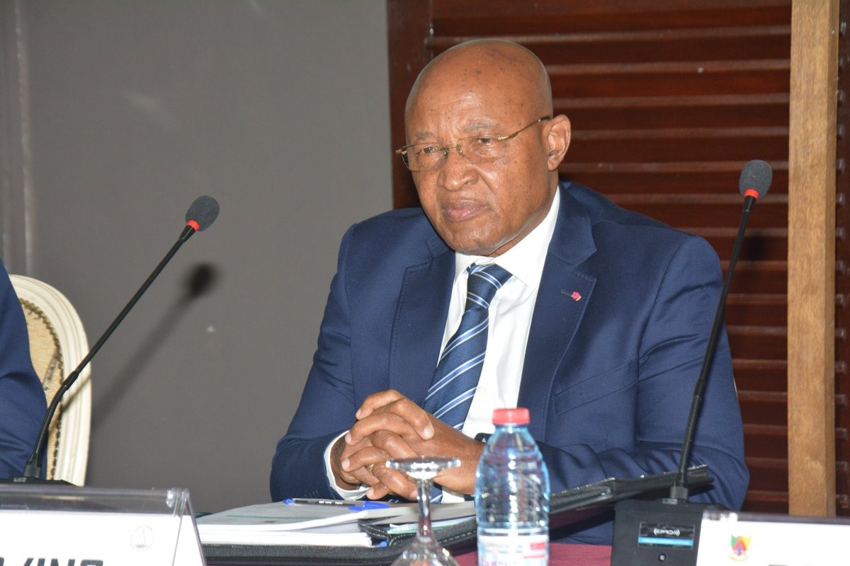 minepat237's tweet photo. 📊🇨🇲 renforce l’usage des données comme levier stratégique de développement !
Hier, 7 avril 2026 à Yaoundé, s’est tenue la 1ère session extraordinaire du #CNIS sous la présidence de Jean Tchoffo, SG du #MINEPAT.
 1e boussole fiable pour la transparence budgétaire &amp; de la dépense. https://t.co/uc0PcPXZHZ