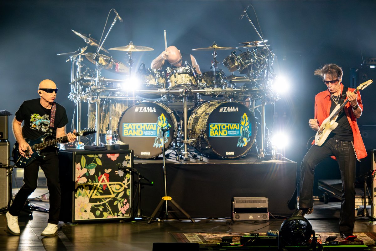 Joe Satriani tweet media