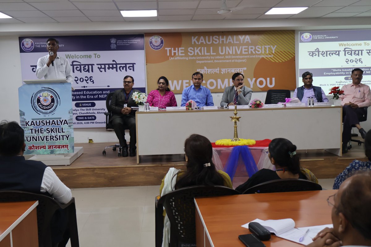 KSUGOG's tweet photo. Transforming education for a FutureReady generation! 
​Kaushalya – The Skill University hosted a seminar on Skill-based Education &amp; Employability under #NEP2020. Led by DG Prof. (Dr.) SP Singh &amp; esteemed DEO officials, we’re bridging the gap between knowledge and capability. #KSU https://t.co/SdedOh3AKj