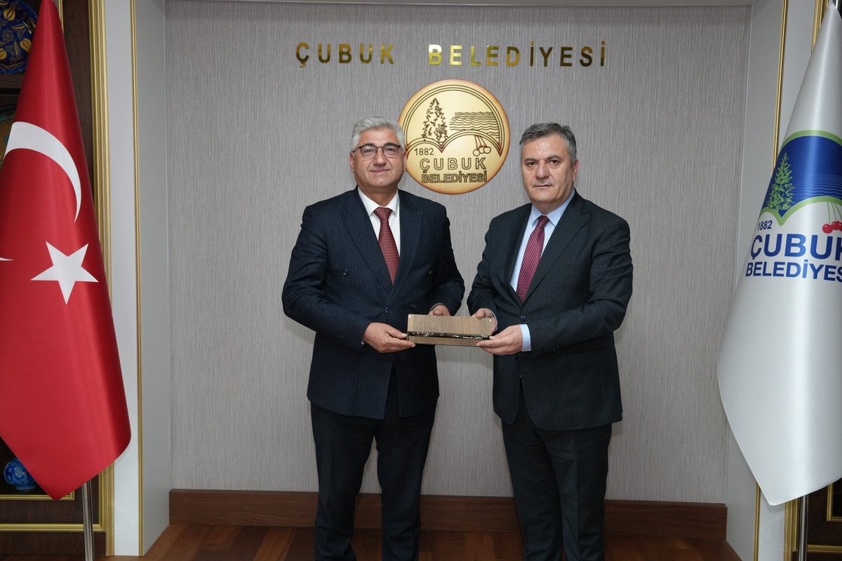 avbakidemirbas's tweet image. Bingöl Sancak Belediye Başkanı Hayrettin Çiçek’i belediyemizde ağırladık.

Belediyecilik çalışmaları ve yerel yönetim üzerine verimli istişarelerde bulunduk.
Nazik ziyaretleri için teşekkür ediyoruz. 

#Çubuk #BakiDemirbaş