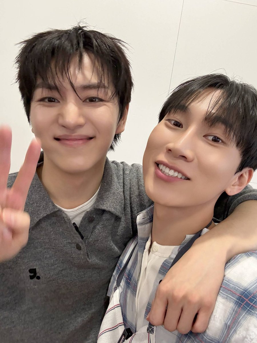 Dear SILVERLIGHT tweet media