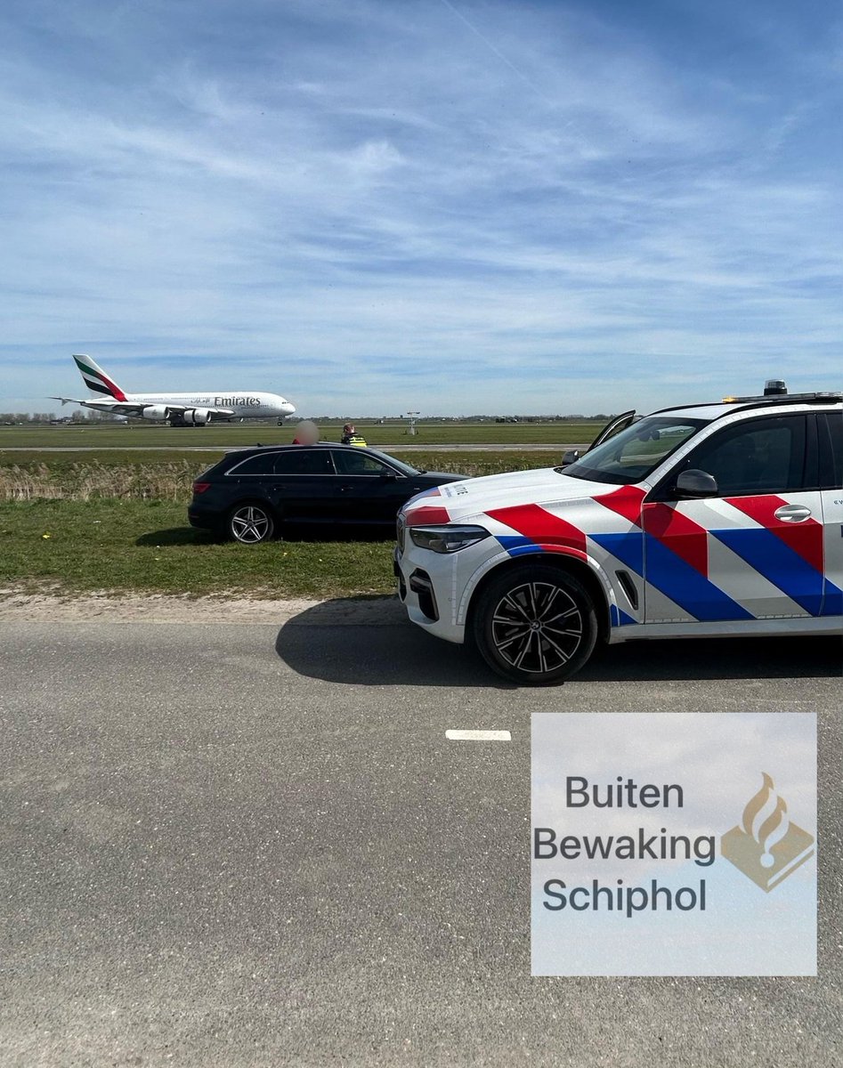 Politie Buitenbewaking Schiphol tweet media