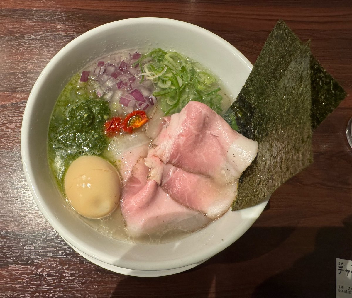 kobap003's tweet photo. 貝の出汁にバジルのラーメン。
麺がパスタ食感で、バジルに負けない貝の味が不思議に美味しかった😊 https://t.co/JCZjrXn5jK