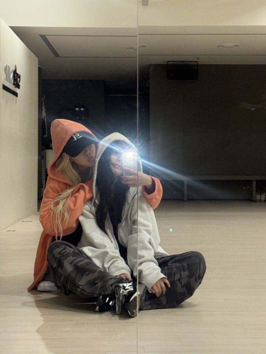 BONA_archive_'s tweet photo. 260408 #보나 #김지연 샤오홍슈 https://t.co/VEOxlbkDlJ
