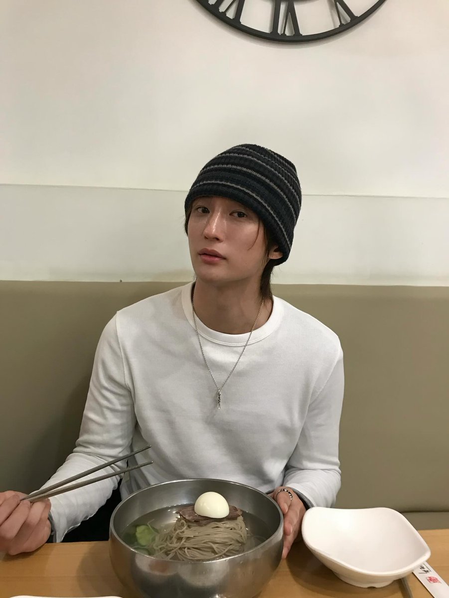 꽃사슴이찬 tweet media