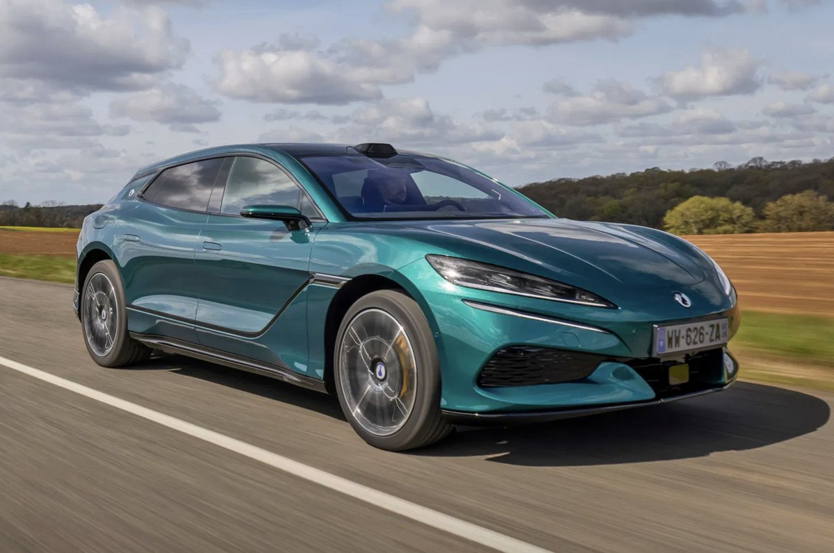 PistonHeads's tweet image. BYD's answer to Porsche's EV is finally here. And for good measure, you can have it as a 776hp hybrid, too. pistonheads.com/news/denza/z9g…