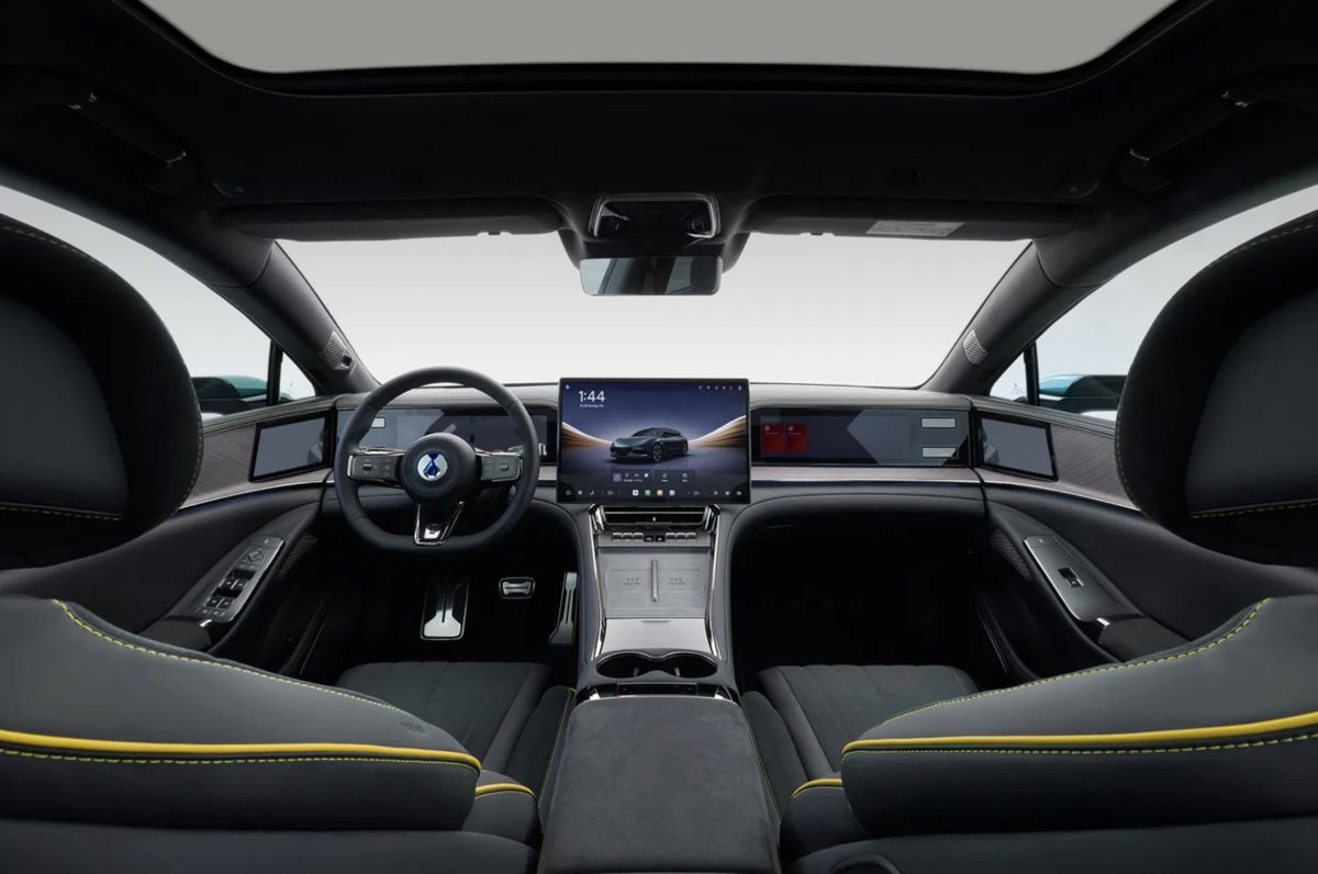 PistonHeads's tweet image. BYD's answer to Porsche's EV is finally here. And for good measure, you can have it as a 776hp hybrid, too. pistonheads.com/news/denza/z9g…