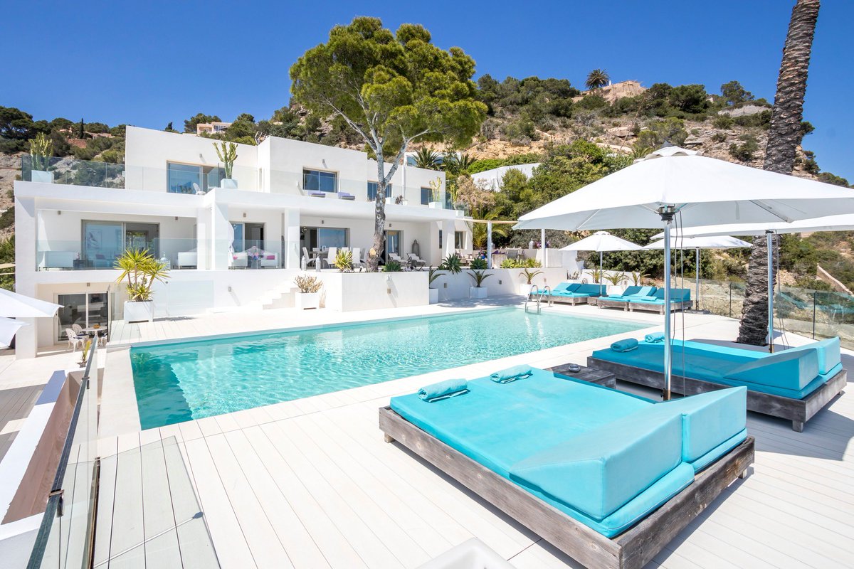 MaxIbizaOficial's tweet photo. ๐ There is a difference between renting a villaโฆ and living a perfectly orchestrated private experience. ๐ฉต
โ๏ธ #IbizaVilla #IbizaExperience ๐ฅ #VipConcierge https://t.co/UNbugn8eF7