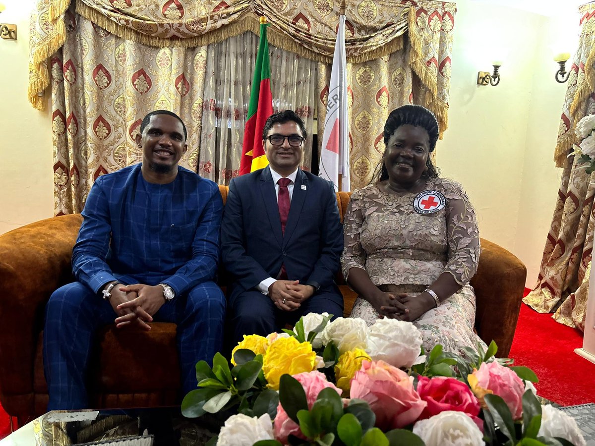 AkameCecile's tweet photo. Je tiens à exprimer ma profonde gratitude aux invités  qui ont honoré de leur présence cette cérémonie de signature entre la Croix-Rouge Camerounaise et la Fédération Camerounaise de Football.

Votre engagement à nos côtés renforce notre action pour un sport plus sûr. https://t.co/O7PtzGvTMZ