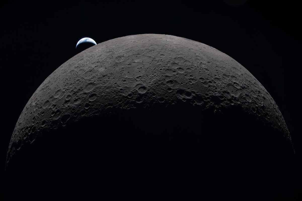 clubforfuture's tweet photo. Artemis II is inspiring us to reach for the Moon! Bring it to your classroom with free lunar lessons!

🧑‍🚀 Design spacesuits – Lunar Couture 
🤖 Collect samples – Mission Moon Dust 
📍 Find a landing spot – Mission Lunar Topography

➡️: https://t.co/EPpmgrxvUV

📷: NASA https://t.co/9uJ2p44nwr