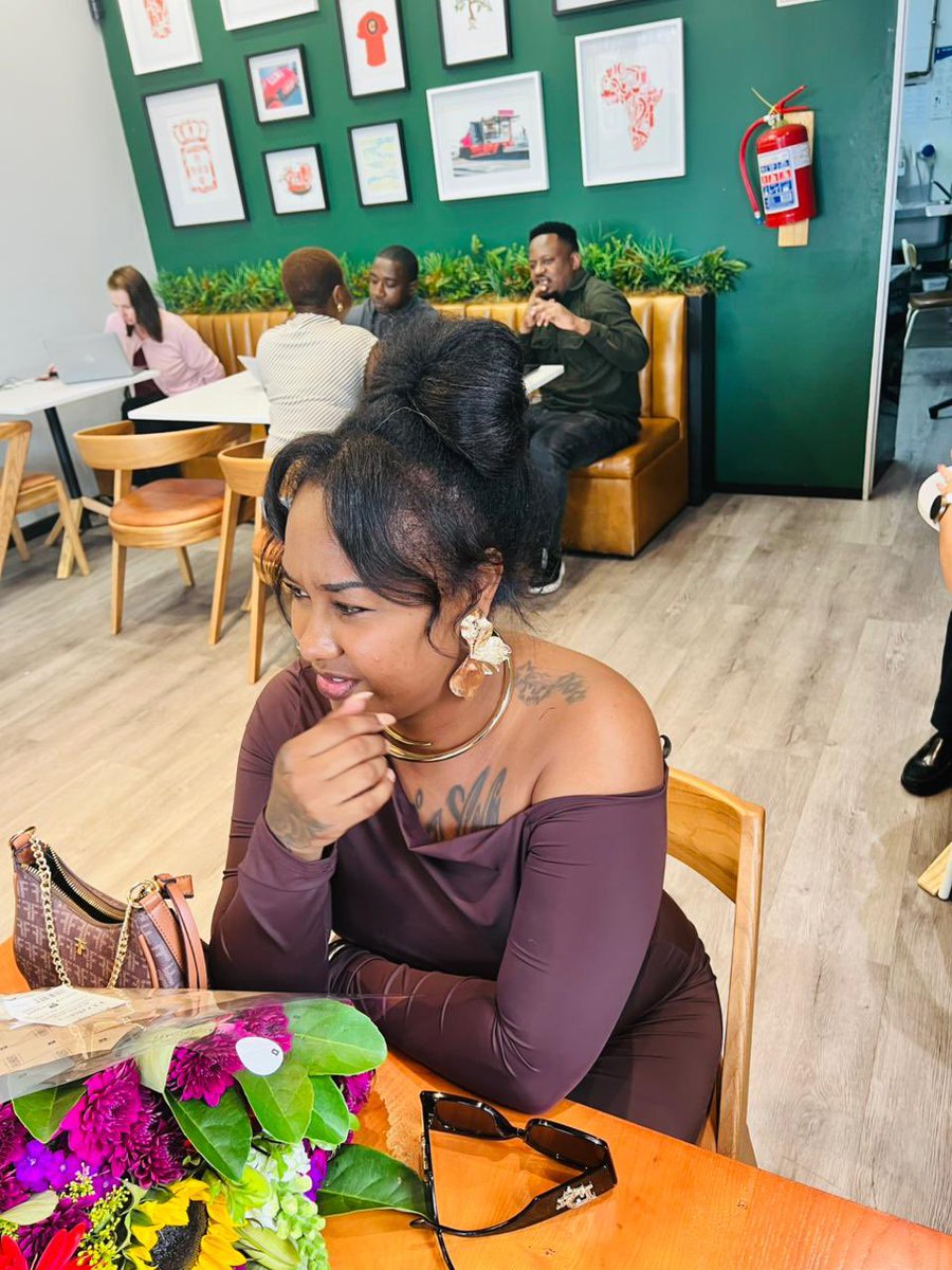 lindy_trixie's tweet photo. Sips and smiles ✨🤍

TRIXIE UNFILTERED 
TRIXIE THE BRAND
#TrixieChristoffels
#TrixieTheBrand https://t.co/gZGlqgpjIq