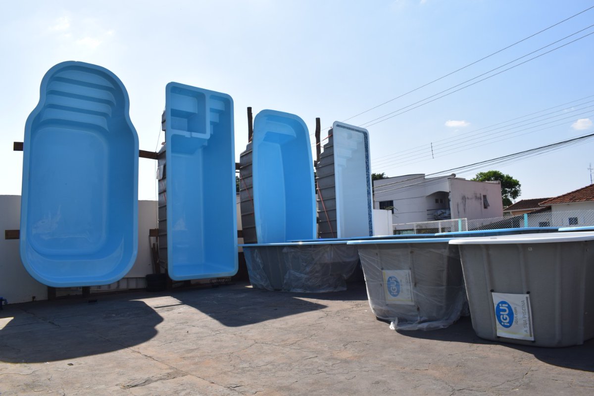 Você percebe que está longe de casa quando encontra uma loja dessa.