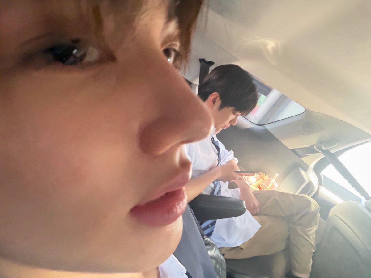 껀떠이 tweet media