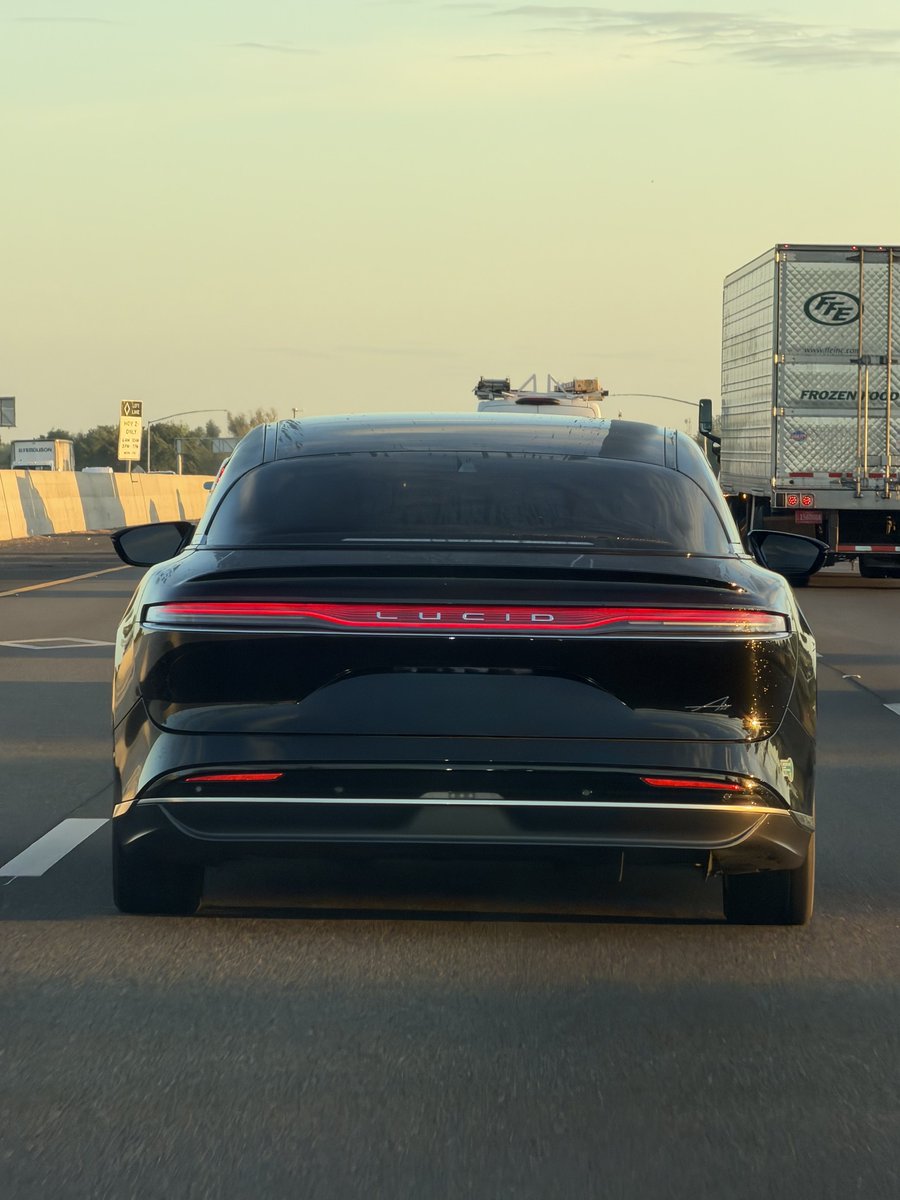 Arthur | TesCamStudio.com tweet media