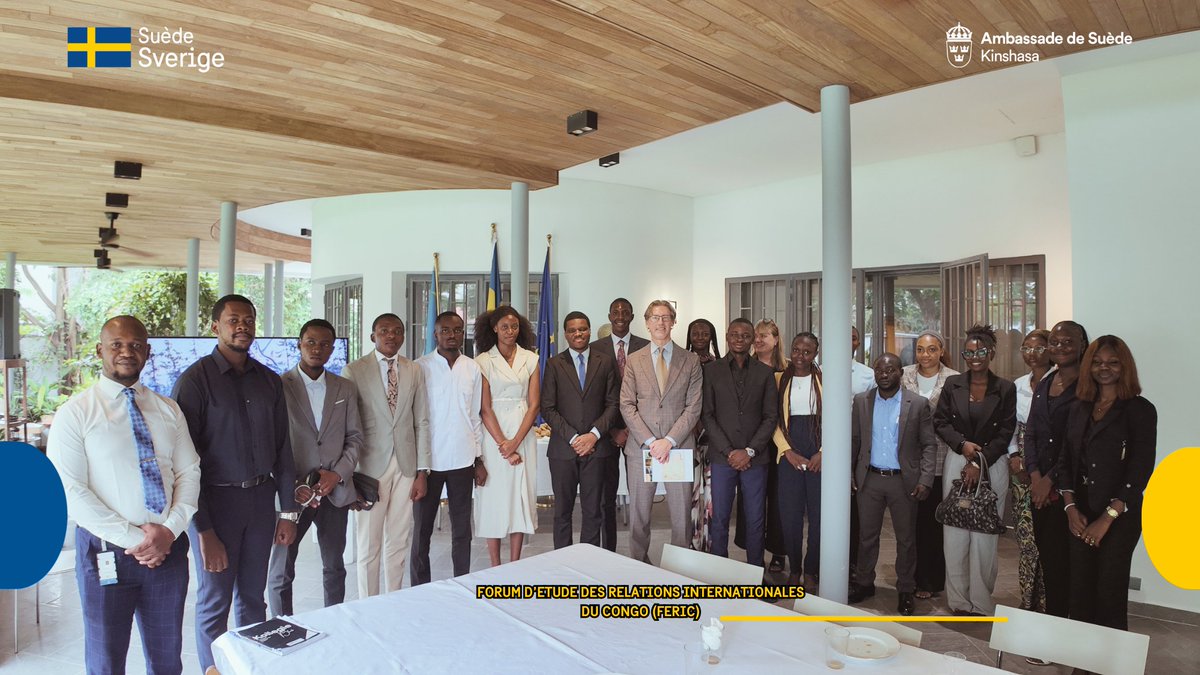 SwedeninDRCongo's tweet image. La résidence de l’ambassadeur de Suède en RDC a accueilli une #table #ronde sur la #paix et le #développement en RDC, mettant particulièrement l’accent sur le rôle essentiel des #jeunes, qui représentent près de 65 % de la population.

Pour plus d'infos: facebook.com/share/p/1ETaSJ…