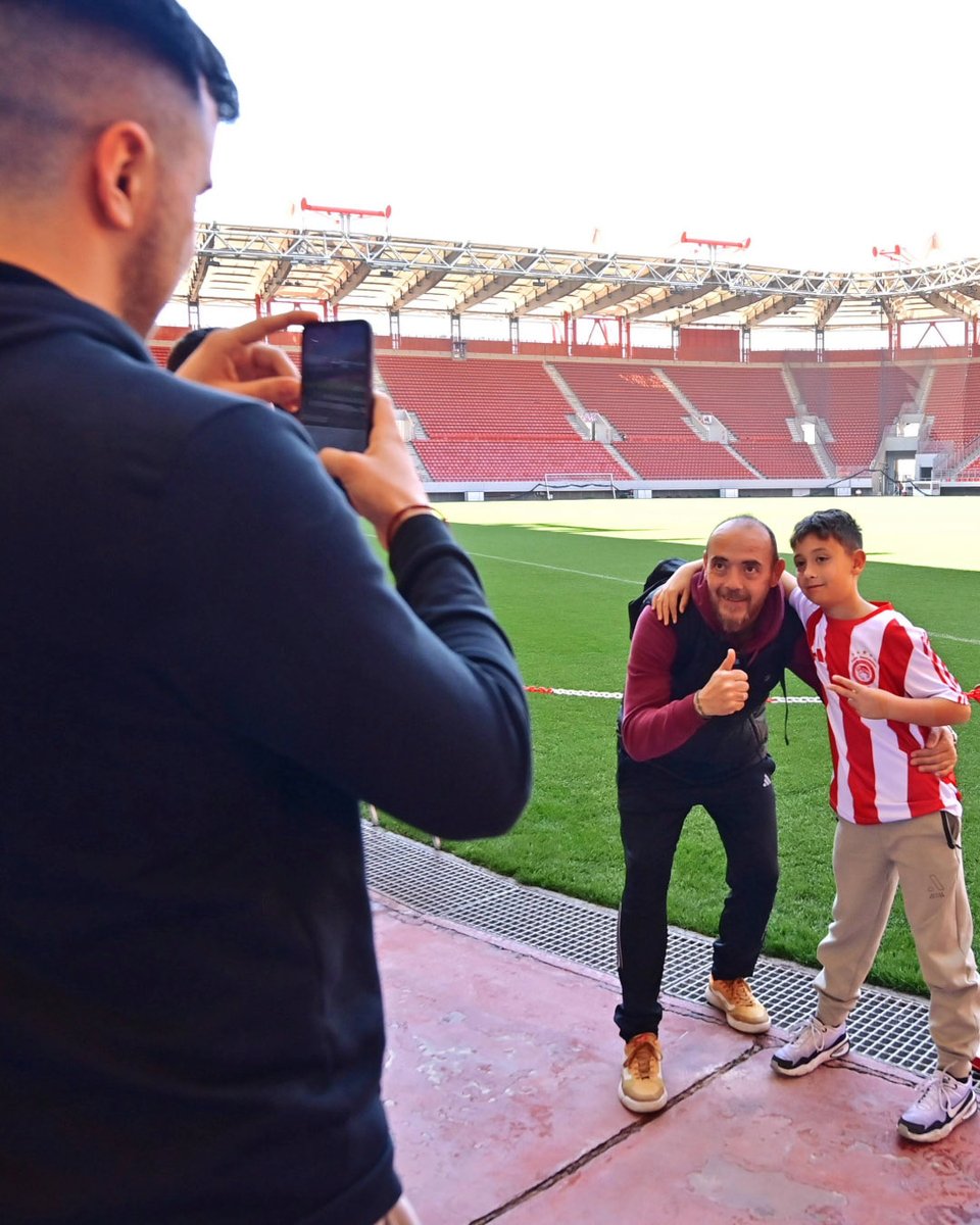 olympiacosfc's tweet photo. 🏟️ Οι πρώτοι φίλαθλοι ξεναγήθηκαν στο «Γ. Καραϊσκάκης» και έζησαν μία μοναδική εμπειρία.
🔗 Κλείσε και εσύ θέση τώρα ➡️ https://t.co/YCFbwdNpOV
#Olympiacos #Karaiskaki #StadiumTour https://t.co/A38AARMRP5