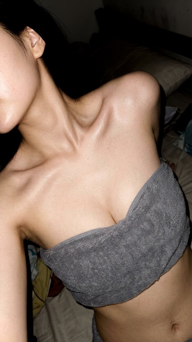 clararegina tweet media