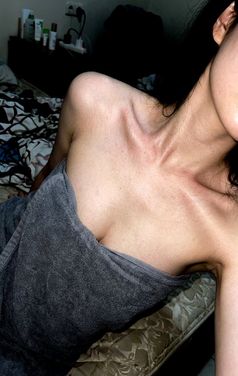 clararegina tweet media