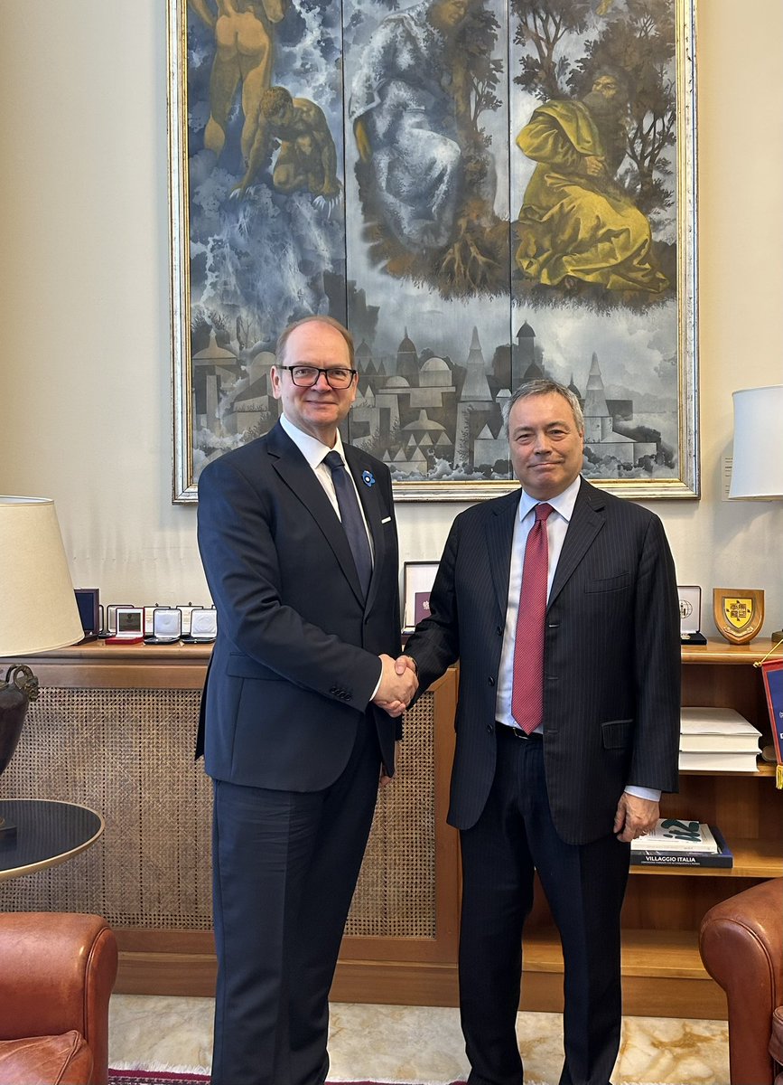 LauriBambus's tweet image. Pleased to meet Alessandro @DePedys, Director General for #Cybersecurity, #IT and Technological Innovation @ItalyMFA_int.
Appreciate our very good bilateral 🇪🇪🫱🏻‍🫲🏼🇮🇹 cooperation, given the many international challenges we face in #cyber, #digitalisation, #disinformation, and #AI.