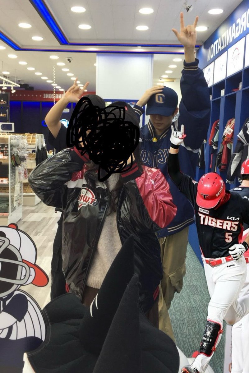 ALD1 BASE tweet media