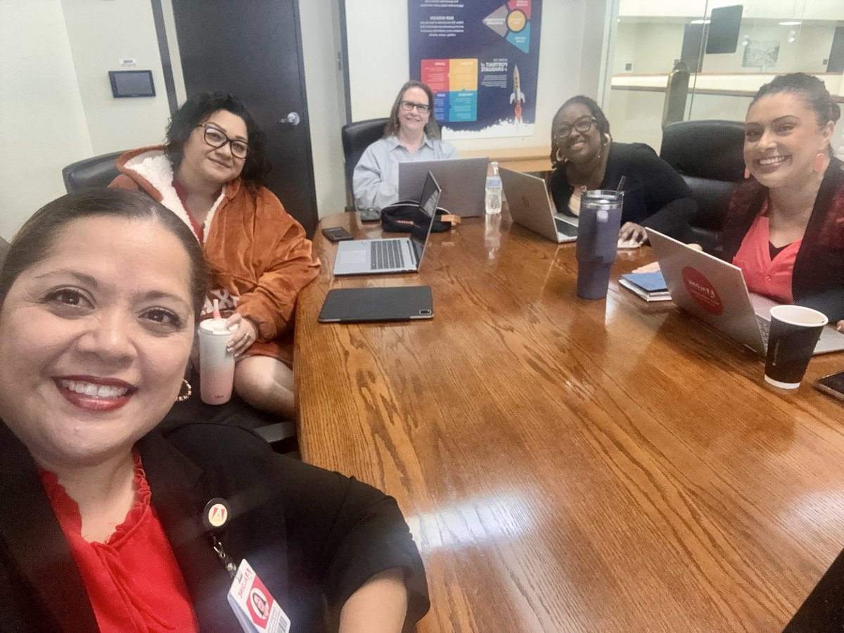 gforoi's tweet image. Working on refining processes as a team is the key to success. 🔑 #LeadershipMatters