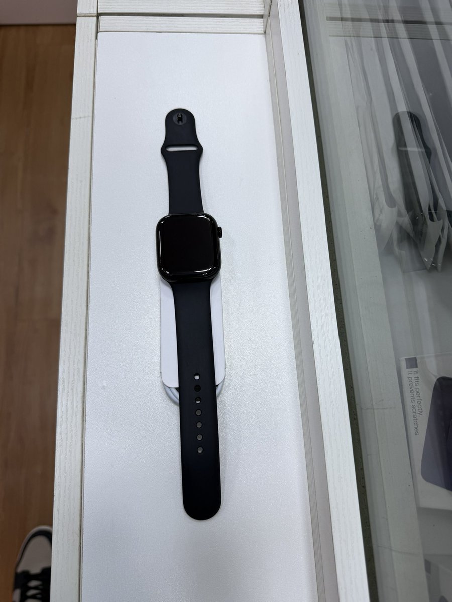 Golden N 1 | Gadgets tweet media